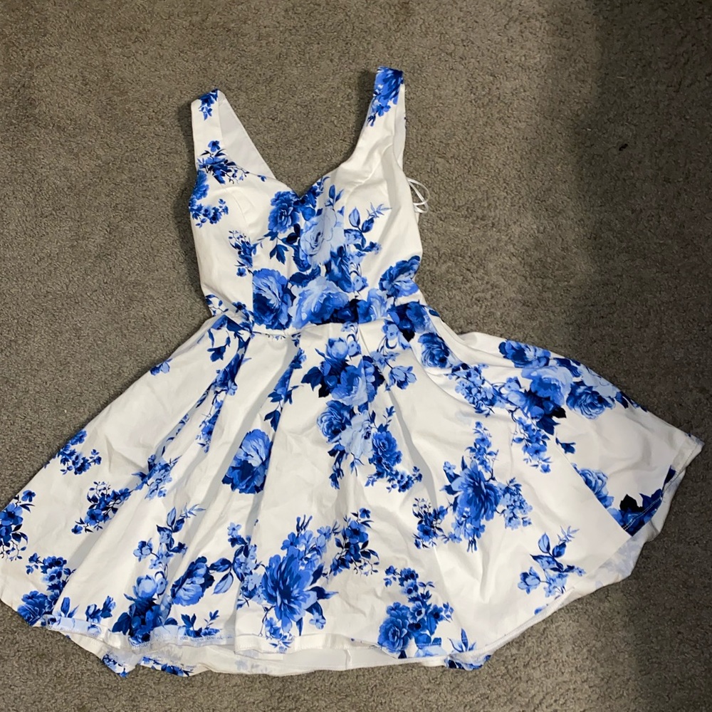 JuneIvy blue and white dress, size xs